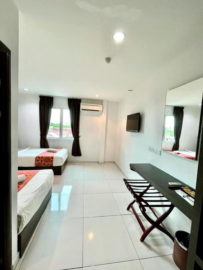 Hotel Zamburger Tengkera Melaka Exterior foto